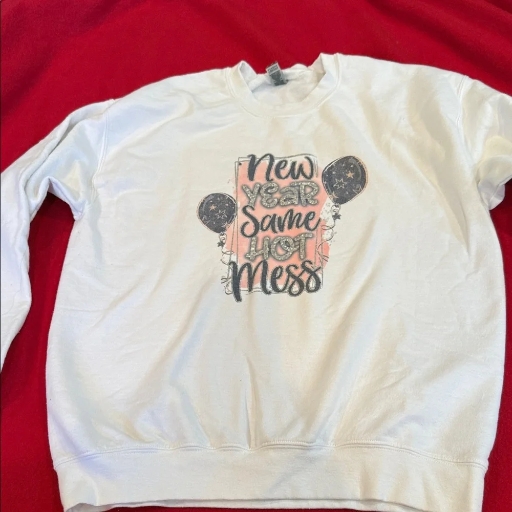 Gildan White New Year Graphic Sweatshirt - Picture 1 of 10